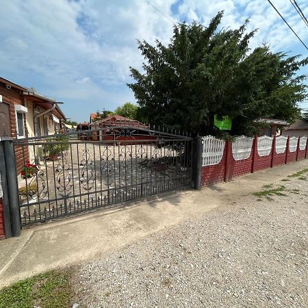Tiszavirag Apartman Tiszakeszi Luaran gambar